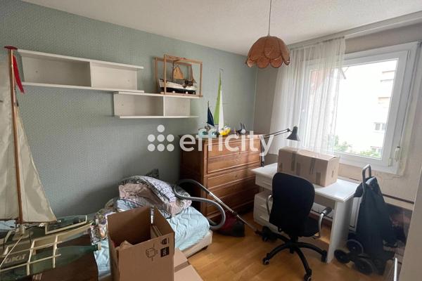 Appartement
         3 pièces
        - 64 m²