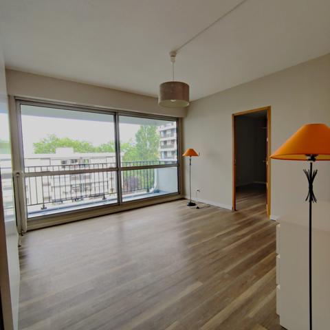 Appartement T3 Balcons Cave Parking Piscine Mérignac centre