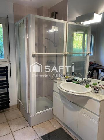 Maison lumineuse de 143m² sur grand jardin arboré