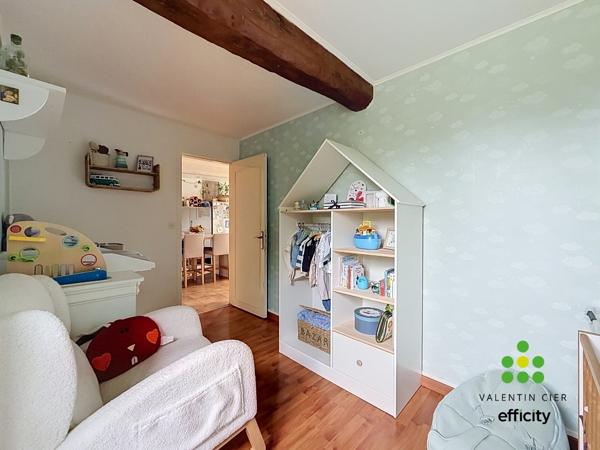 Maison
         8 pièces
        - 168 m² Exclusivité 230 000 € *