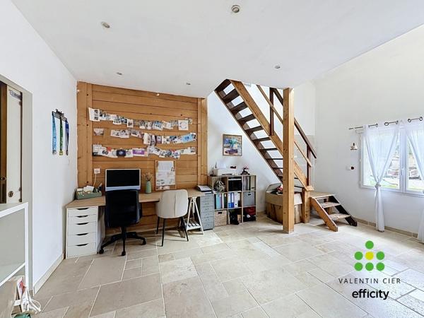 Maison
         8 pièces
        - 168 m² Exclusivité 230 000 € *