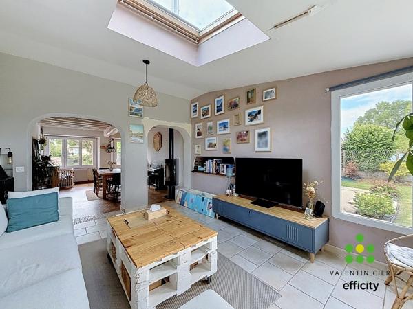 Maison
         8 pièces
        - 168 m² Exclusivité 230 000 € *