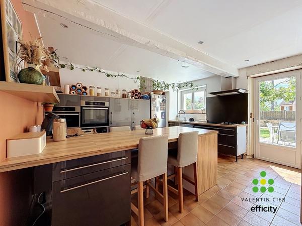 Maison
         8 pièces
        - 168 m² Exclusivité 230 000 € *