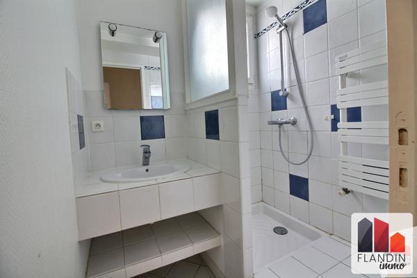 Maison idéalement située – Charly – 136 m² – 2 logements – Stationnement – Fort potentiel