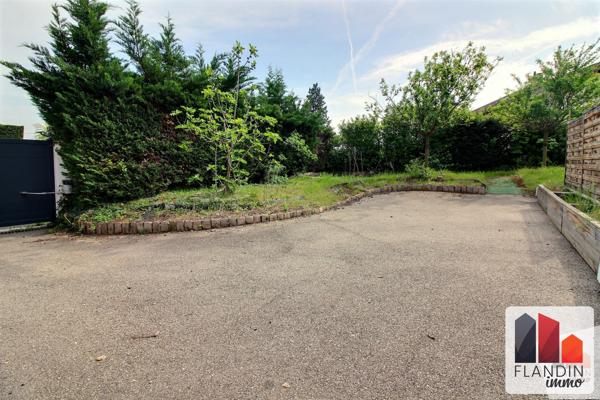 Maison idéalement située – Charly – 136 m² – 2 logements – Stationnement – Fort potentiel