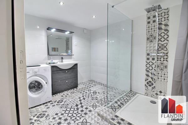 Maison idéalement située – Charly – 136 m² – 2 logements – Stationnement – Fort potentiel