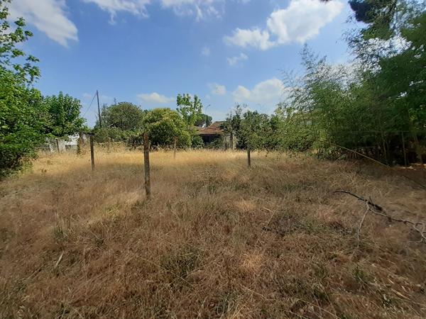 CASTELJALOUX Terrain constructible de 841 m²