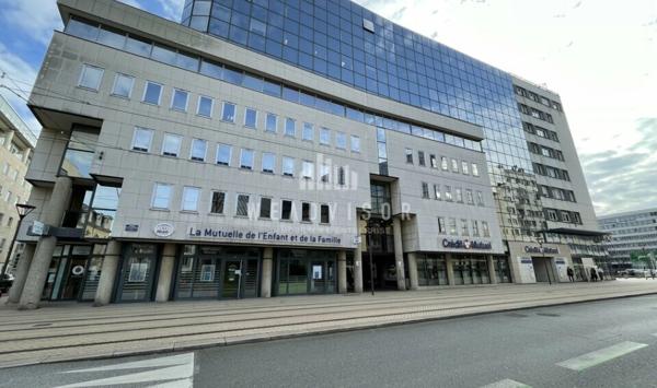 A VENDRE OU A LOUER : BUREAUX DE 154,21 M² AVEC CAVE - PALAIS DE JUSTICE LE MANS