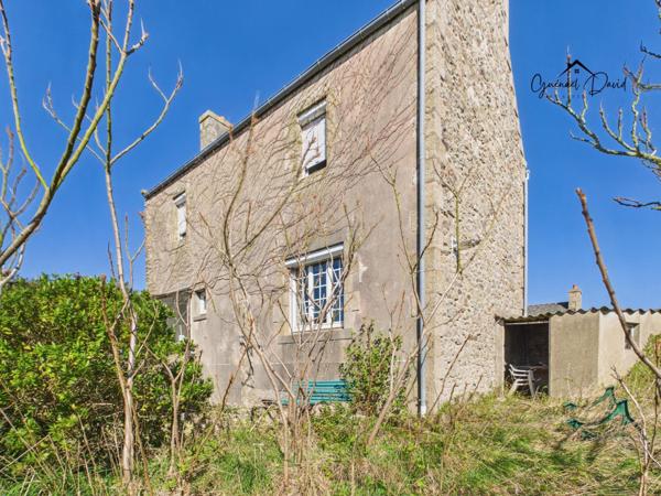 Maison à rénover avec vue mer – Fort potentiel