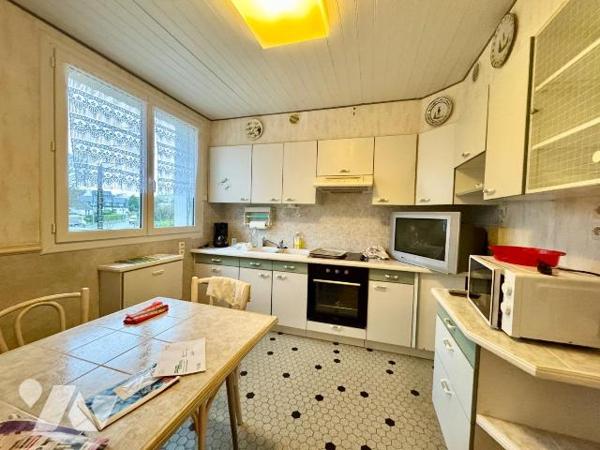 BREST LAMBEZELLEC. À proximité immédiate du parc Kerallan.
Beaucoup de potentiel pour ce pavil...