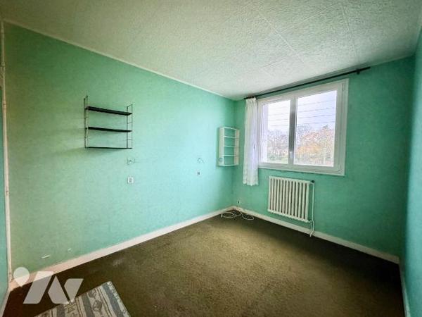 BREST LAMBEZELLEC. À proximité immédiate du parc Kerallan.
Beaucoup de potentiel pour ce pavil...