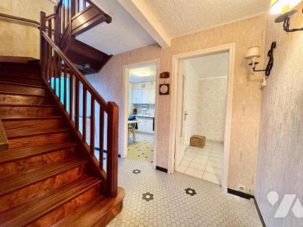 BREST LAMBEZELLEC. À proximité immédiate du parc Kerallan.
Beaucoup de potentiel pour ce pavil...