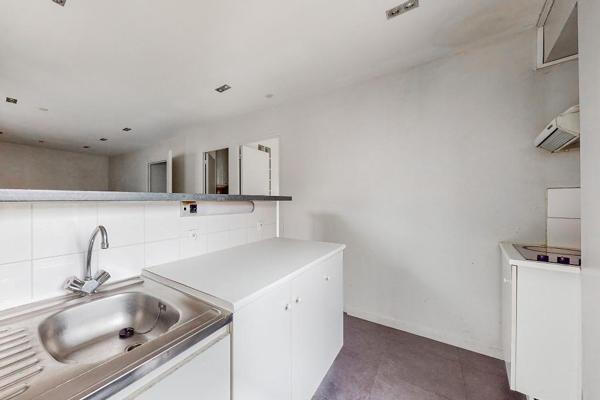 Deux pièces à Evry village ( 91000 )