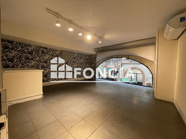 Location Local commercial 2 pièces 55.18 m² - 28 RUE PHARAON Toulouse 31000