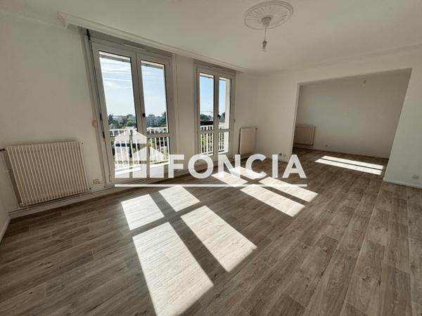 Location Appartement 4 pièces 105 m² - Saint Cyr Sur Loire 37540