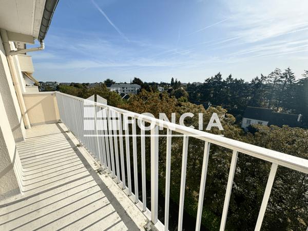 Location Appartement 4 pièces 105 m² - Saint Cyr Sur Loire 37540