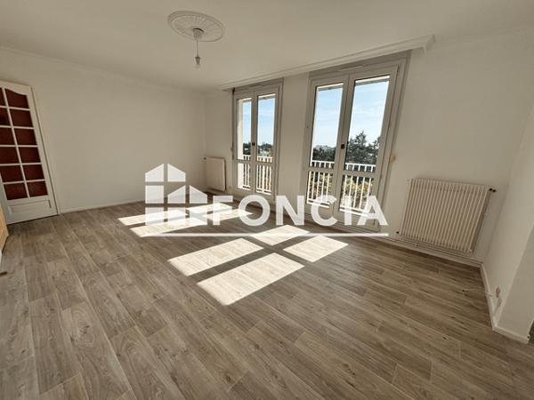 Location Appartement 4 pièces 105 m² - Saint Cyr Sur Loire 37540