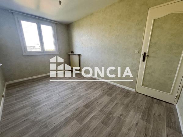 Location Appartement 4 pièces 105 m² - Saint Cyr Sur Loire 37540