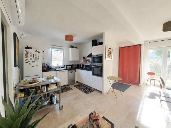 Appartement
         3 pièces
        - 78 m² Exclusivité 289 900 € *