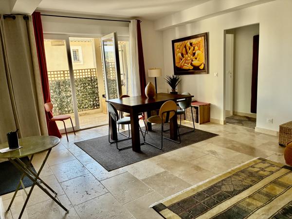 Appartement
         3 pièces
        - 78 m² Exclusivité 289 900 € *