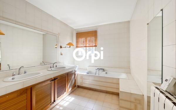 Maison à vendre    7 pièces • 209,49 m2 Aix-en-Provence