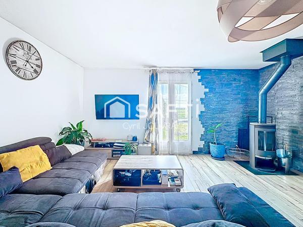 Maison trois chambres avec piscine sur parcelles de Plus De, 2000 m²