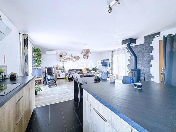 Maison trois chambres avec piscine sur parcelles de Plus De, 2000 m²