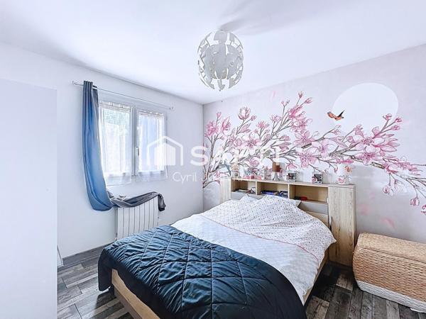 Maison trois chambres avec piscine sur parcelles de Plus De, 2000 m²