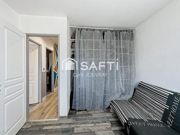 Maison trois chambres avec piscine sur parcelles de Plus De, 2000 m²