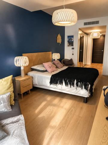 Appartement
         4 pièces
        - 219 m² 2 496 000 € *