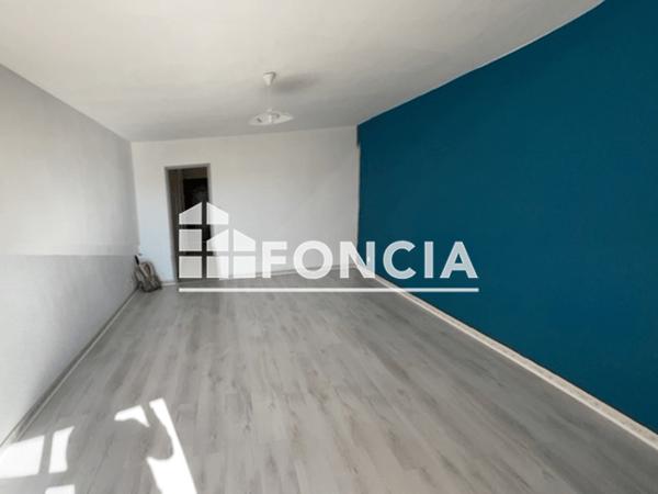 Location Studio 30.78 m² - RUE DE LA PASTOURELLE St Martin De Crau 13310