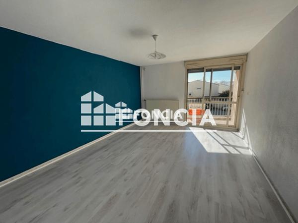 Location Studio 30.78 m² - RUE DE LA PASTOURELLE St Martin De Crau 13310
