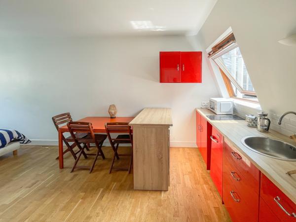 Paris 17ème - À VENDRE - Beau studio meublé de 22 m²