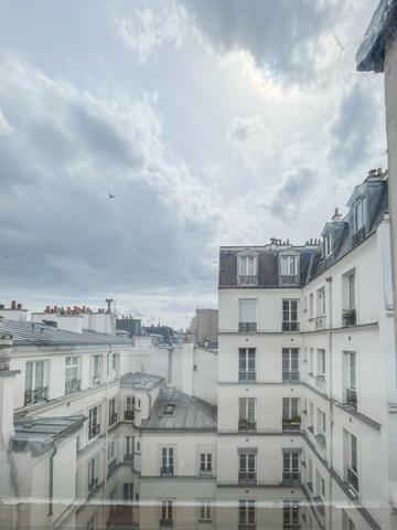 Paris 17ème - À VENDRE - Beau studio meublé de 22 m²