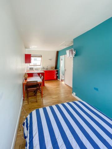 Paris 17ème - À VENDRE - Beau studio meublé de 22 m²