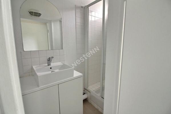 Maison en pierre avec jardin et garage, fort potentiel, République / Parc du Château Suresnes