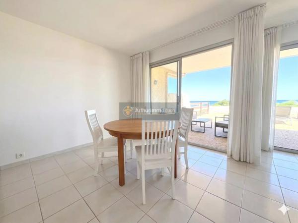 Vente                                                      Appartement
                        
                     2 pièces                      54 m2                     à Saint-Aygulf
