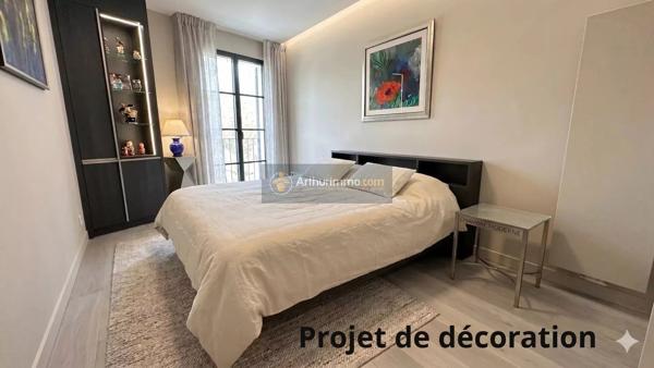 Vente                                                      Appartement
                        
                     2 pièces                      54 m2                     à Saint-Aygulf