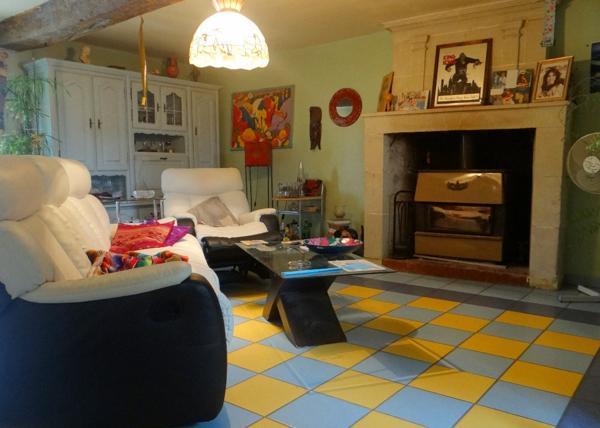 LIMITE VIENNE / INDRE ET LOIRE - MAISON EN PIERRES