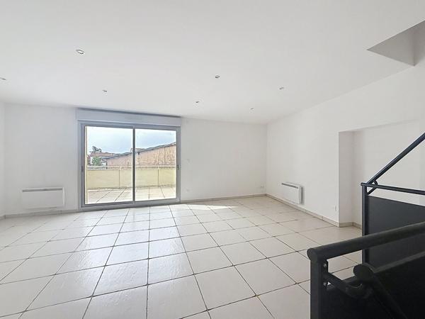Maison Meximieux 4 pièce(s) 100 m2, 3 chambres, une terrasse, deux places de stationnement