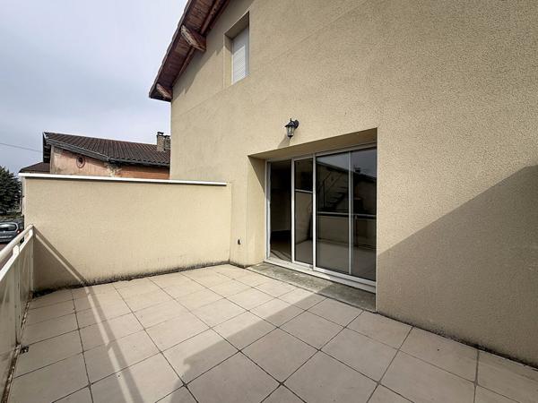 Maison Meximieux 4 pièce(s) 100 m2, 3 chambres, une terrasse, deux places de stationnement