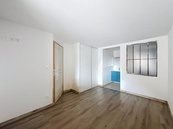 Maison Meximieux 4 pièce(s) 100 m2, 3 chambres, une terrasse, deux places de stationnement