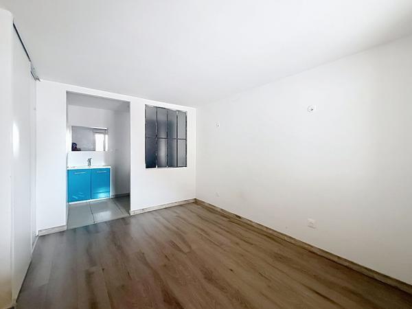 Maison Meximieux 4 pièce(s) 100 m2, 3 chambres, une terrasse, deux places de stationnement
