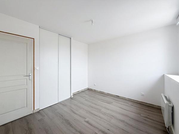 Maison Meximieux 4 pièce(s) 100 m2, 3 chambres, une terrasse, deux places de stationnement