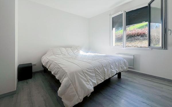 Maison à louer    5 pièces •  Atur