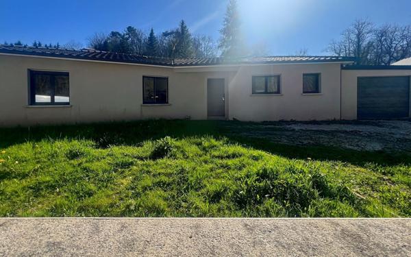 Maison à louer    5 pièces •  Atur