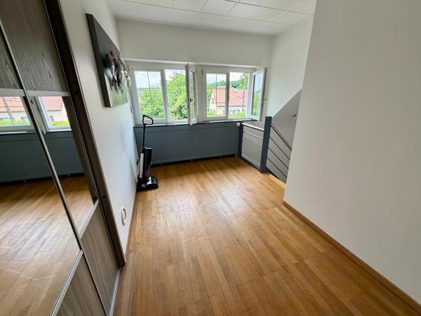 Maison familiale rénovée 160 m² à Delle avec grand jardin