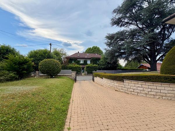 Maison familiale rénovée 160 m² à Delle avec grand jardin