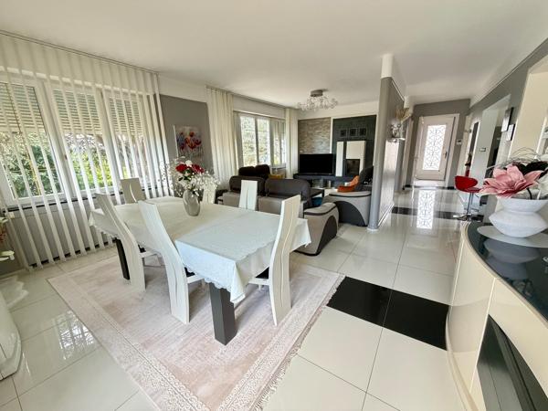 Maison familiale rénovée 160 m² à Delle avec grand jardin