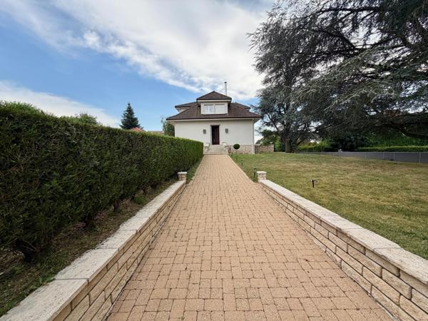 Maison familiale rénovée 160 m² à Delle avec grand jardin